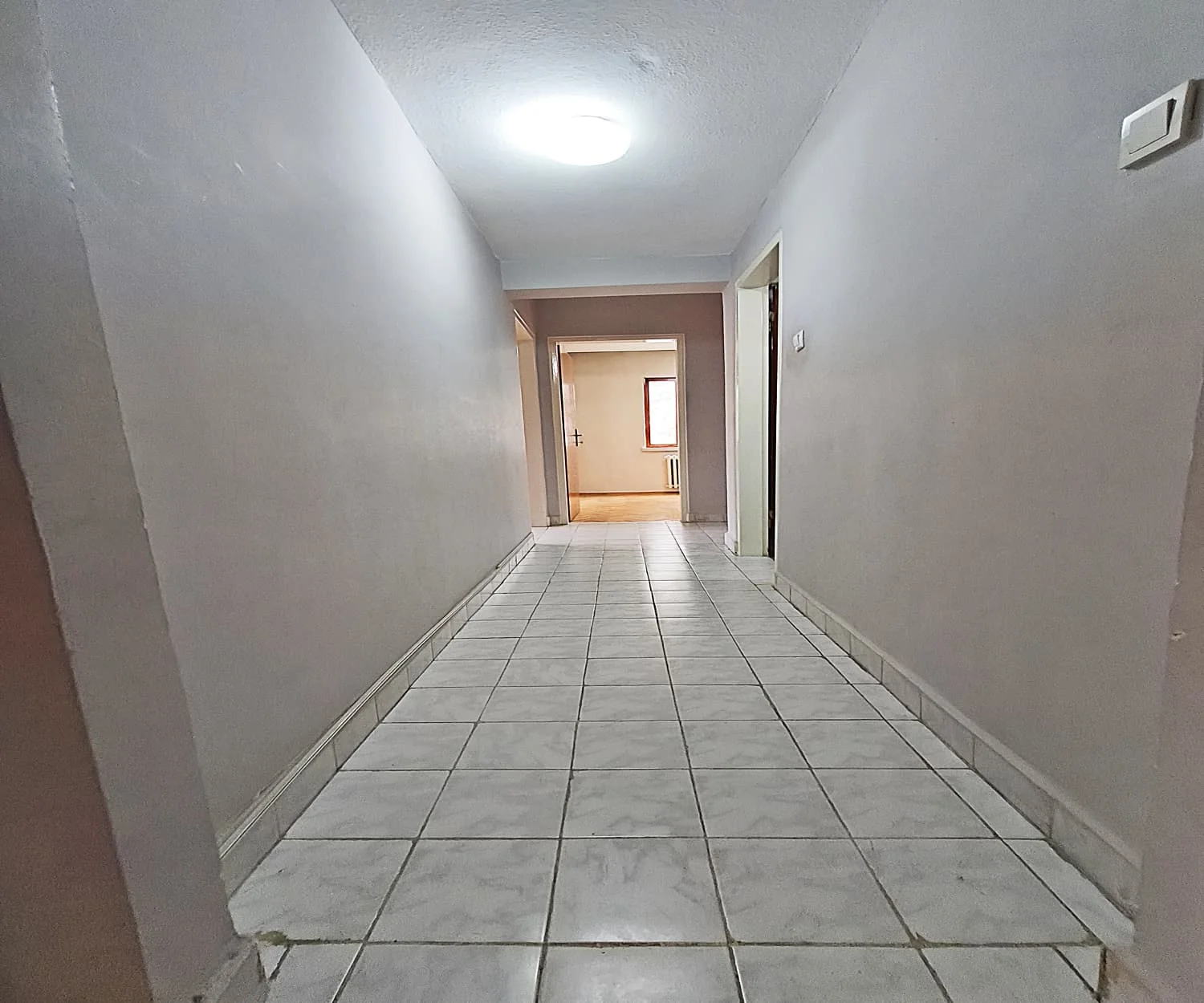 Keçiören Esertepe’de Satılık 3+1 3. Kat Ön Cephe Site İçi Fırsat Daire