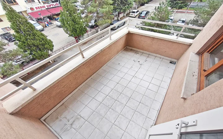 Keçiören Esertepe’de Satılık 3+1 3. Kat Ön Cephe Site İçi Fırsat Daire