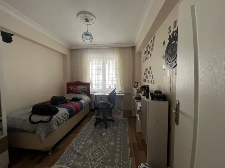 Keçiören Atapark’ta Satılık 4+1 Orta Kat 160 m² Cam Balkonlu Daire