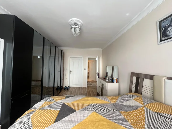 Keçiören Atapark’ta Satılık 4+1 Orta Kat 160 m² Cam Balkonlu Daire