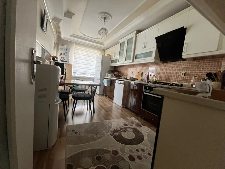 Keçiören Atapark’ta Satılık 4+1 Orta Kat 160 m² Cam Balkonlu Daire