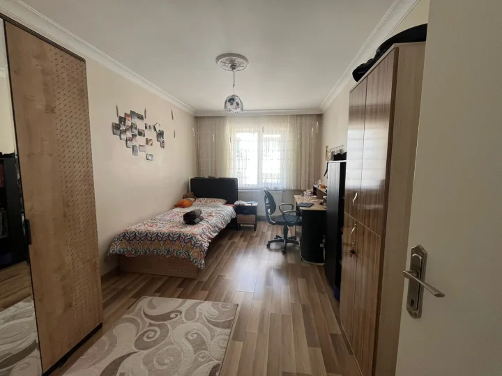 Keçiören Atapark’ta Satılık 4+1 Orta Kat 160 m² Cam Balkonlu Daire