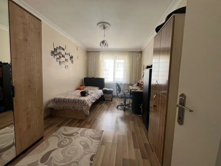 Keçiören Atapark’ta Satılık 4+1 Orta Kat 160 m² Cam Balkonlu Daire