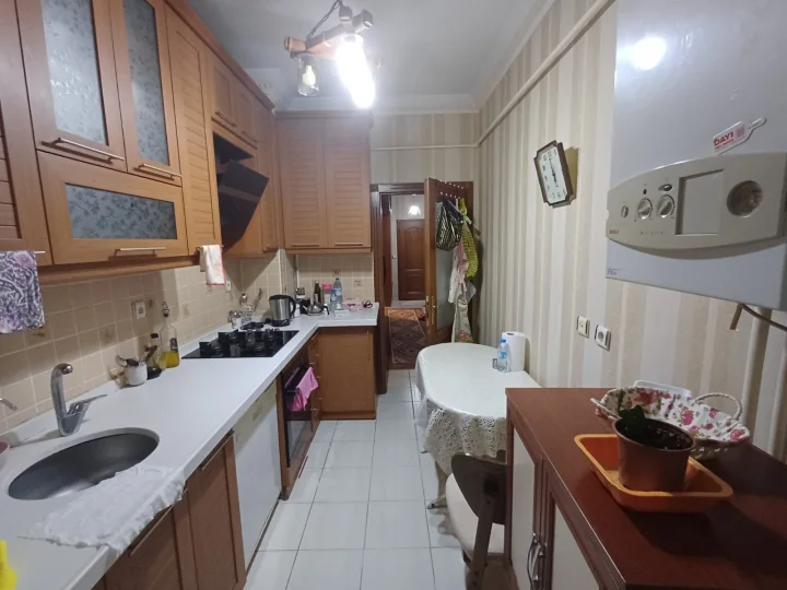 Keçiören Aşağı Eğlence Mahallesi’nde Satılık 3+1 1. Kat Bağımsız Yapılı Cam Balkonlu Daire