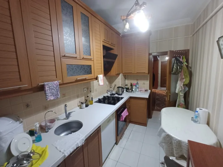 Keçiören Aşağı Eğlence Mahallesi’nde Satılık 3+1 1. Kat Bağımsız Yapılı Cam Balkonlu Daire