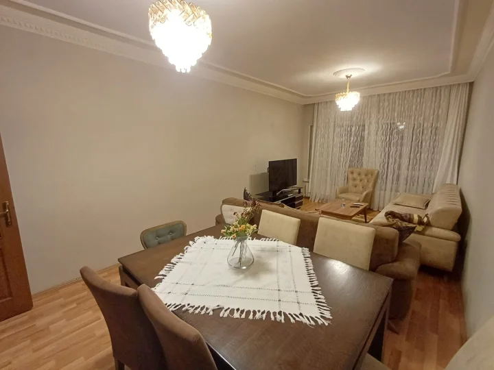 Keçiören Aşağı Eğlence Mahallesi’nde Satılık 3+1 1. Kat Bağımsız Yapılı Cam Balkonlu Daire