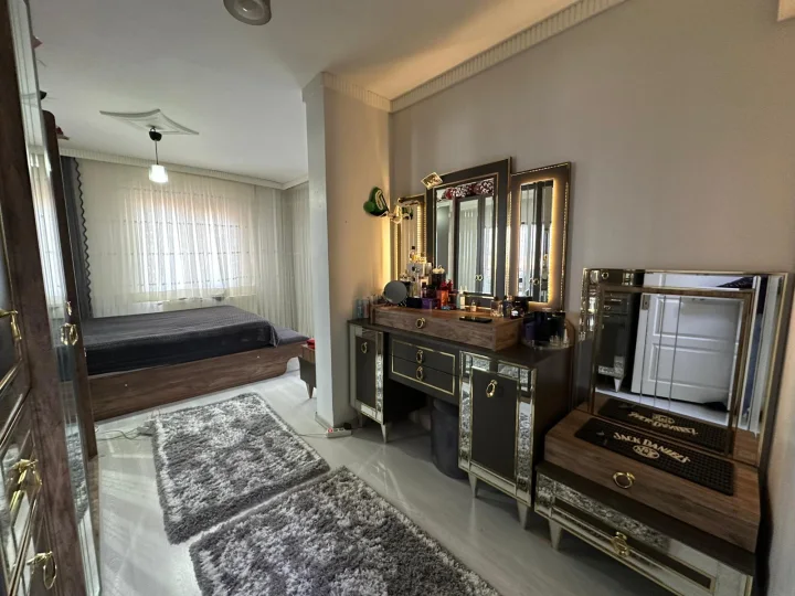 Keçiören Pınarbaşı Mahallesi’nde Satılık 6+1 Dubleks 280 m² Teraslı 4 Balkonlu Ultra Geniş Daire