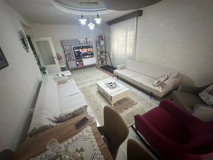 Keçiören Sancaktepe Mahallesi’nde Satılık 3+1 1. Kat Genç Bina Asansörlü Full Yapılı Kilerli Daire