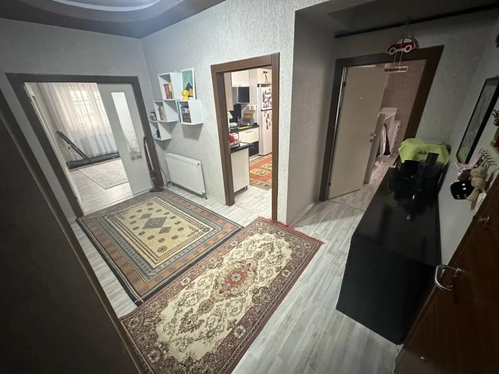 Keçiören Sancaktepe Mahallesi’nde Satılık 3+1 1. Kat Genç Bina Asansörlü Full Yapılı Kilerli Daire