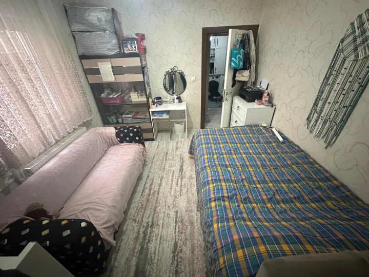 Keçiören Sancaktepe Mahallesi’nde Satılık 3+1 1. Kat Genç Bina Asansörlü Full Yapılı Kilerli Daire