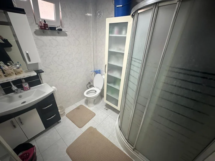 Keçiören Sancaktepe Mahallesi’nde Satılık 3+1 1. Kat Genç Bina Asansörlü Full Yapılı Kilerli Daire