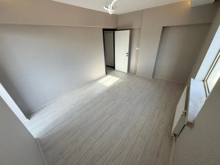 Keçiören Satılık 3+1 Daire | Yüksek Giriş Manzaralı Full Yapılı Cam Balkonlu Fırsat