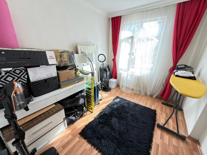 Keçiören Bağcı Caddesi Üzeri Satılık Daire | 1. Kat Ön Cephe Yüksek Kira Getirili Geniş Metrajlı Fırsat