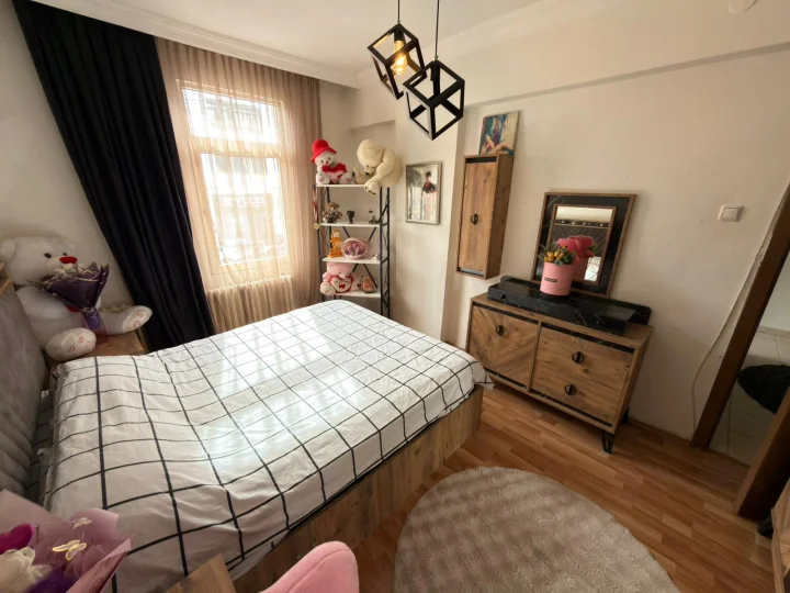 Keçiören Bağcı Caddesi Üzeri Satılık Daire | 1. Kat Ön Cephe Yüksek Kira Getirili Geniş Metrajlı Fırsat