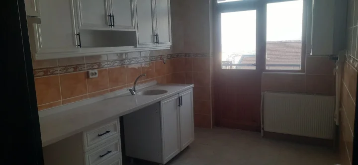 Keçiören Osmangazi Mahallesi Satılık 3+1 Daire | 3. Kat Manzaralı Açık Balkonlu Fırsat