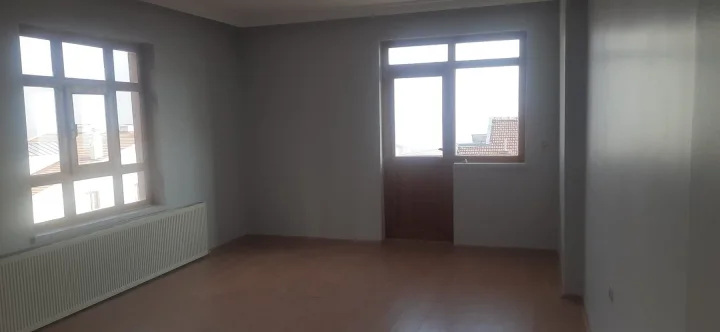 Keçiören Osmangazi Mahallesi Satılık 3+1 Daire | 3. Kat Manzaralı Açık Balkonlu Fırsat