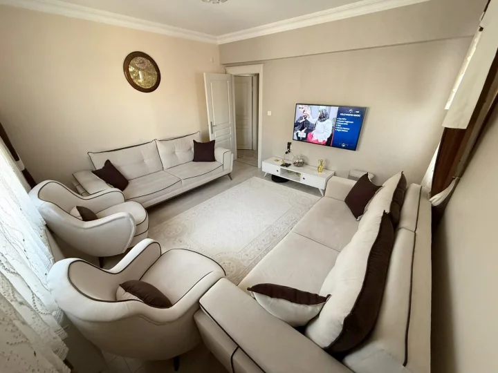 Keçiören Satılık 4+1 Daire | 150 m² Ebeveyn Banyolu Cam Balkonlu Otoparklı Geniş Fırsat