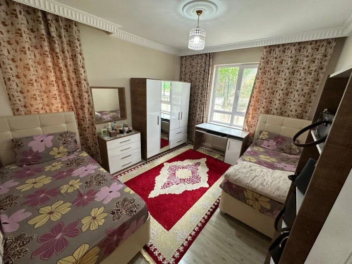 Keçiören Satılık 4+1 Daire | 160 m² Ankastre Setli Kilerli Açık Balkonlu Geniş Fırsat