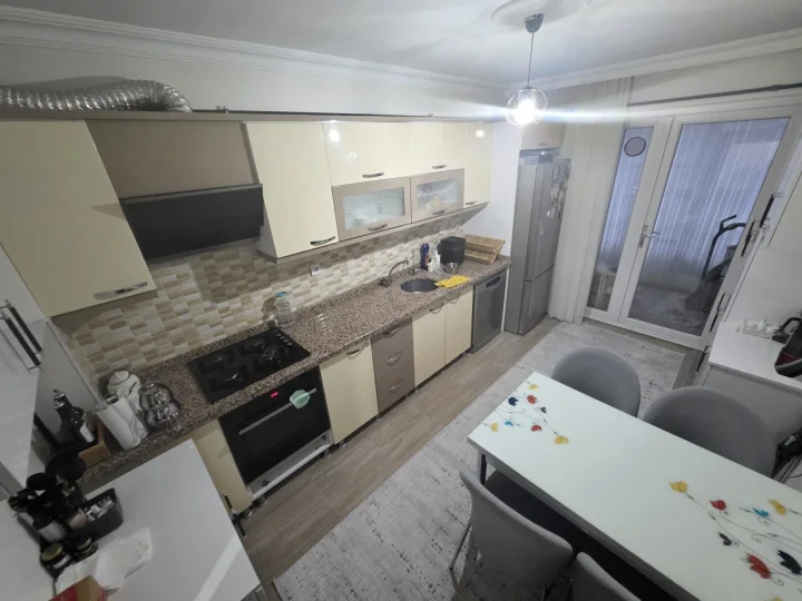 Keçiören Satılık 3+1 Daire | 130 m² Çift Cam Balkonlu Vestiyerli Geniş Fırsat