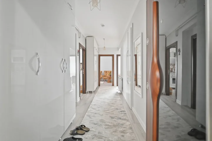 Keçiören Satılık 4+1 180 m² Ultra Lüks Yapılı Ebeveyn Banyolu Cam Balkonlu Özel Tasarım Daire