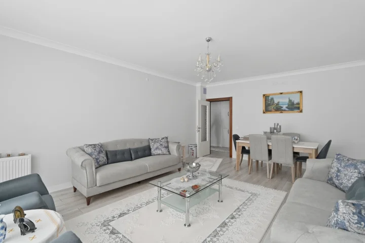 Keçiören Satılık 4+1 180 m² Ultra Lüks Yapılı Ebeveyn Banyolu Cam Balkonlu Özel Tasarım Daire