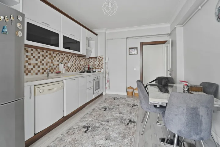 Keçiören Satılık 4+1 180 m² Ultra Lüks Yapılı Ebeveyn Banyolu Cam Balkonlu Özel Tasarım Daire