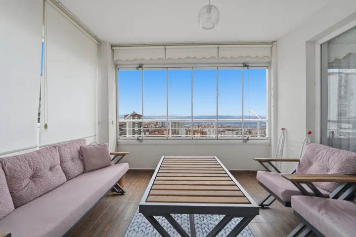 Keçiören Satılık 4+1 180 m² Ultra Lüks Yapılı Ebeveyn Banyolu Cam Balkonlu Özel Tasarım Daire