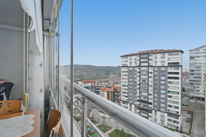Keçiören Satılık 4+1 180 m² Ultra Lüks Yapılı Ebeveyn Banyolu Cam Balkonlu Özel Tasarım Daire