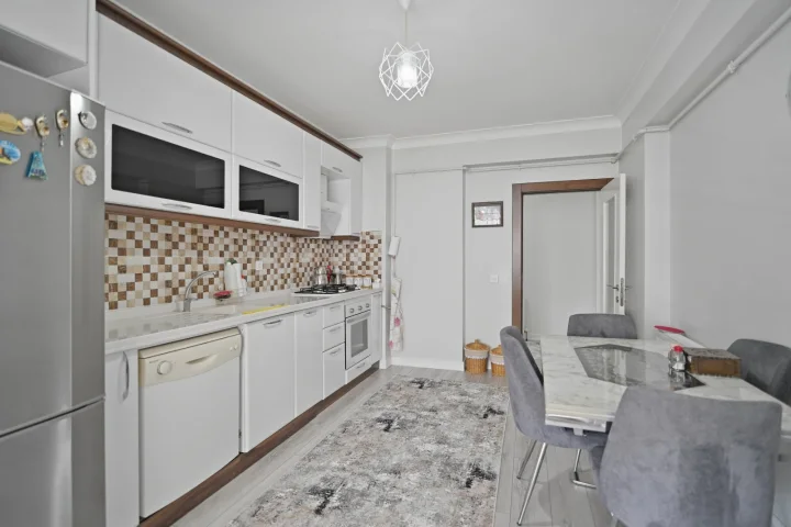 Keçiören Satılık 4+1 180 m² Ultra Lüks Yapılı Ebeveyn Banyolu Cam Balkonlu Özel Tasarım Daire