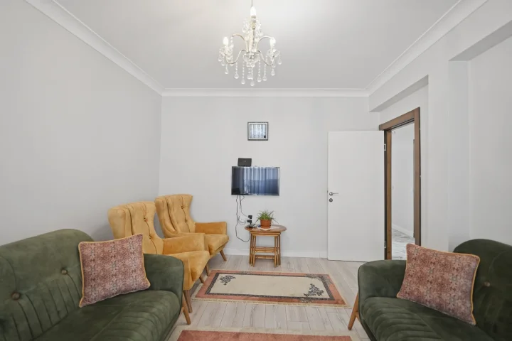 Keçiören Satılık 4+1 180 m² Ultra Lüks Yapılı Ebeveyn Banyolu Cam Balkonlu Özel Tasarım Daire