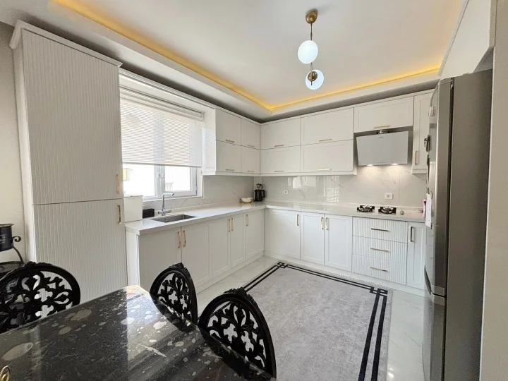 Keçiören Satılık 3+1 130 m² Ultra Lüks Yenilenmiş Cam Balkonlu Açık Otoparklı Özel Tasarım Daire