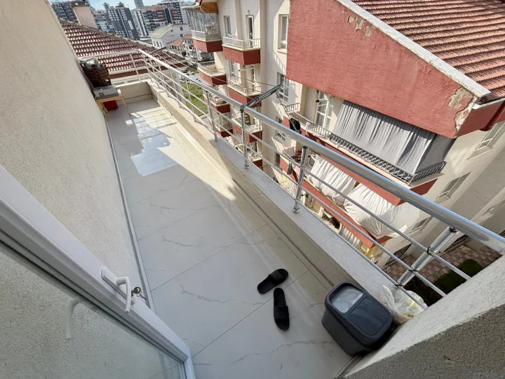Keçiören Satılık 3+1 130 m² Ultra Lüks Yenilenmiş Cam Balkonlu Açık Otoparklı Özel Tasarım Daire
