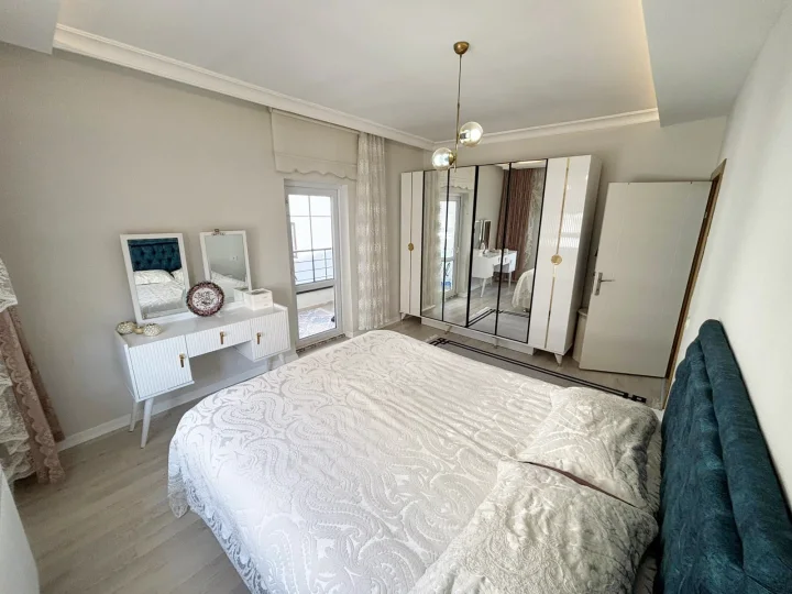 Keçiören Satılık 3+1 130 m² Ultra Lüks Yenilenmiş Cam Balkonlu Açık Otoparklı Özel Tasarım Daire