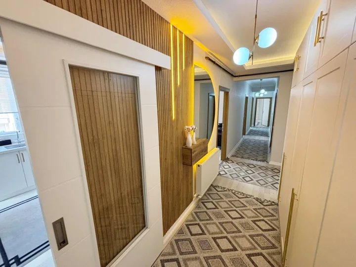 Keçiören Satılık 3+1 130 m² Ultra Lüks Yenilenmiş Cam Balkonlu Açık Otoparklı Özel Tasarım Daire