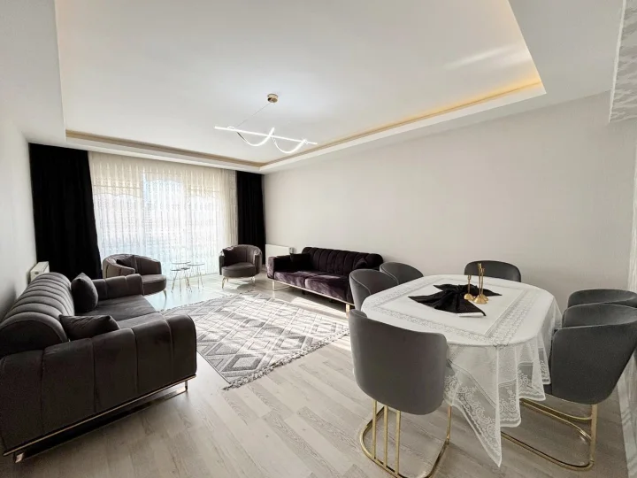 Keçiören Satılık 3+1 130 m² Ultra Lüks Yenilenmiş Cam Balkonlu Açık Otoparklı Özel Tasarım Daire