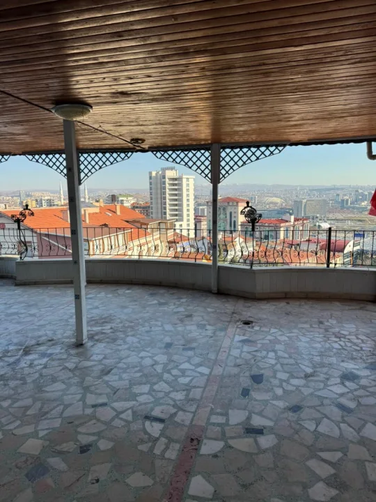 Ayvalık Satılık 5+1 Dubleks Ön Cephe Kapalı Teraslı Balkonlu Masrafsız Daire