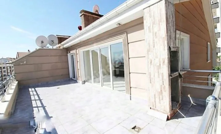 İncirli Satılık 5+1  Manzaralı Asansörlü  Teras Balkonlu Ebeveyn Banyolu Full Yapılı Daire