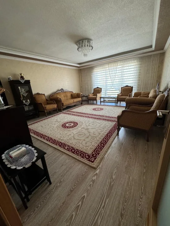 Osmangazi Satılık 4+1 Ara Kat Ebeveyn Banyolu  Cam Balkonlu Full Yapılı Daire