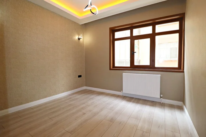 Aşağı Eğlence Satılık 3+1 Ultra Lüks Yapılı Ebeveyn Banyolu Giyinme Odalı Cepheleri Açık Daire