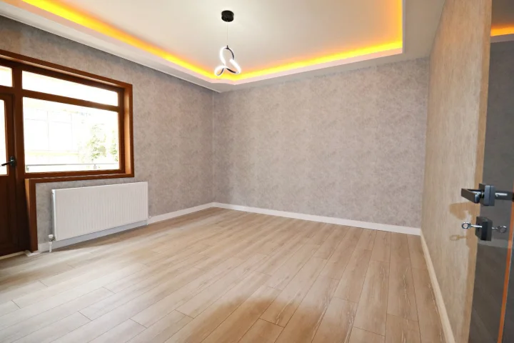 Aşağı Eğlence Satılık 3+1 Ultra Lüks Yapılı Ebeveyn Banyolu Giyinme Odalı Cepheleri Açık Daire