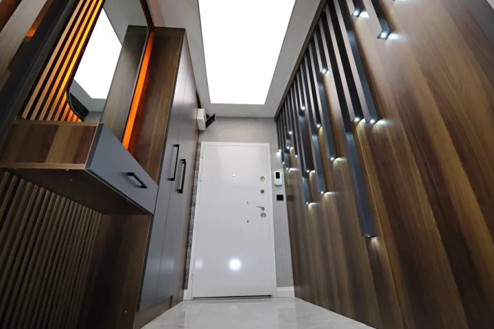 Aşağı Eğlence Satılık 3+1 Ultra Lüks Yapılı Ebeveyn Banyolu Giyinme Odalı Cepheleri Açık Daire