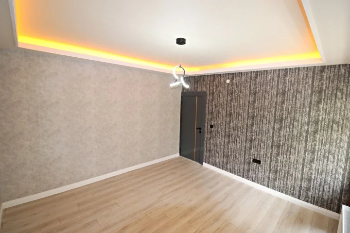 Aşağı Eğlence Satılık 3+1 Ultra Lüks Yapılı Ebeveyn Banyolu Giyinme Odalı Cepheleri Açık Daire