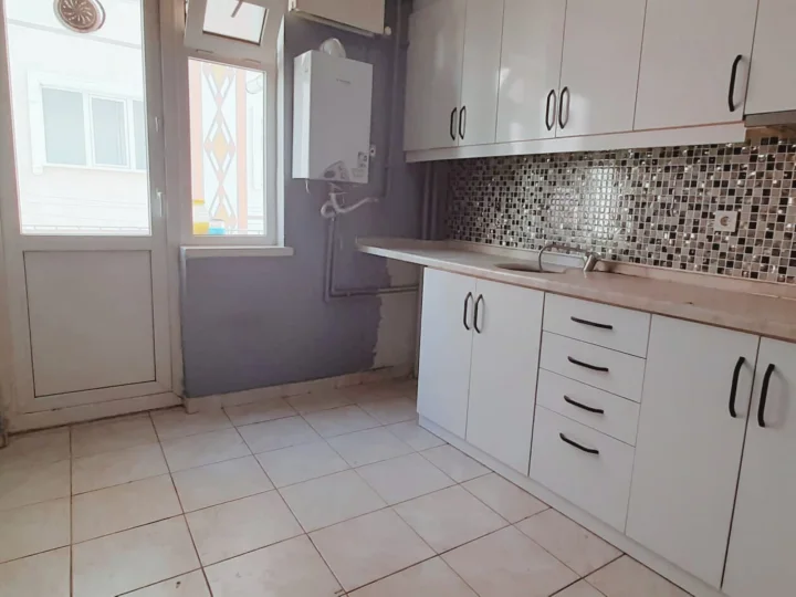 Aşağı Eğlence Satılık 4+1 1. Kat Açık Cepheli Açık Balkon Kullanımlı Geniş Daire