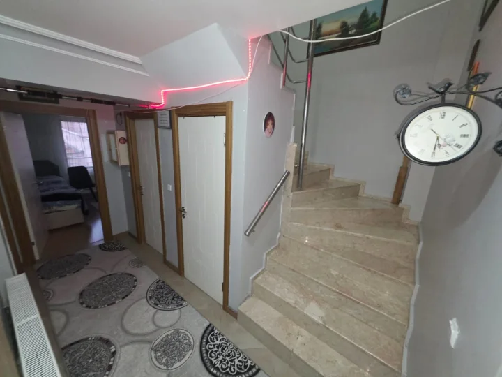 Dilek Camii Paralelinde Satılık 4+1  Asansörlü Dubleks Kapalı Teras Balkonlu Daire