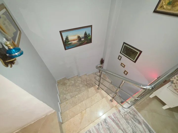 Dilek Camii Paralelinde Satılık 4+1  Asansörlü Dubleks Kapalı Teras Balkonlu Daire