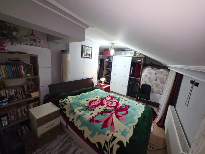 Dilek Camii Paralelinde Satılık 4+1  Asansörlü Dubleks Kapalı Teras Balkonlu Daire