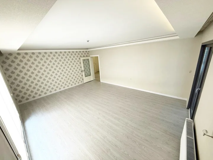 Keçiören Satılık 4+1 190 m² Geniş Kullanım Alanlı Masrafsız Full Yapılı Daire