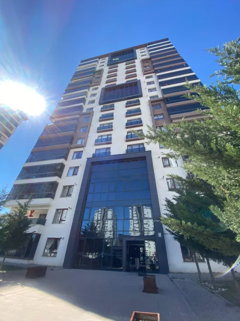 Ovacık Satılık 4+1 17. Kat Ultra Lüks Daire | 180 m², Çift Balkon, Açık-Kapalı Otoparklı