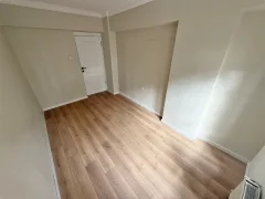 Keçiören Ayvalı’da Ara Kat Masrafsız 3+1 Satılık Daire | Cam Balkonlu Geniş Aile Dairesi