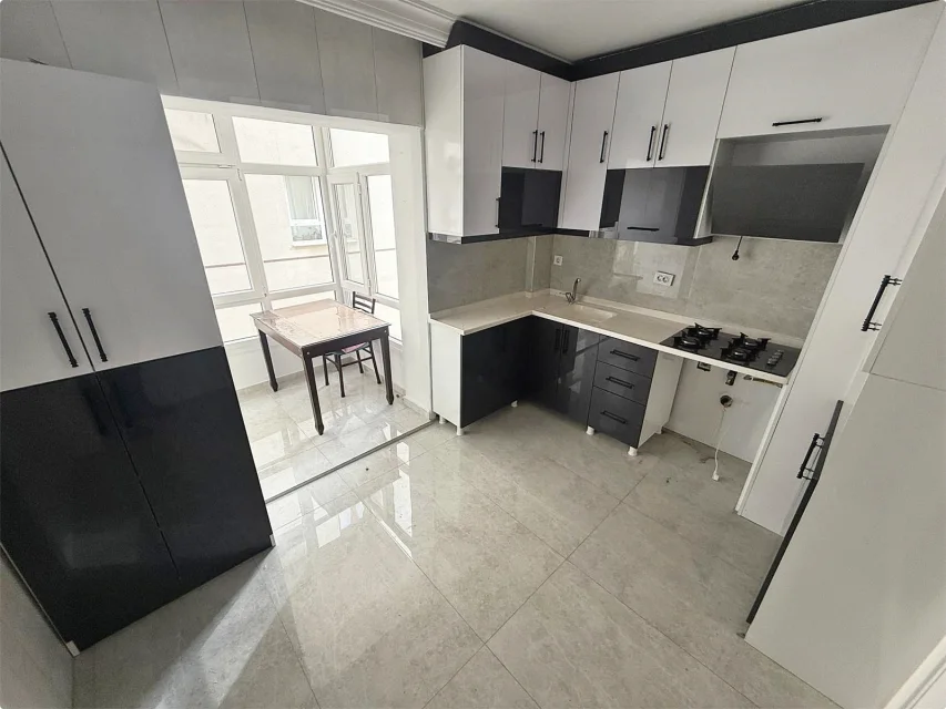 Keçiören Ayvalı’da Ara Kat Masrafsız 3+1 Satılık Daire | Cam Balkonlu Geniş Aile Dairesi